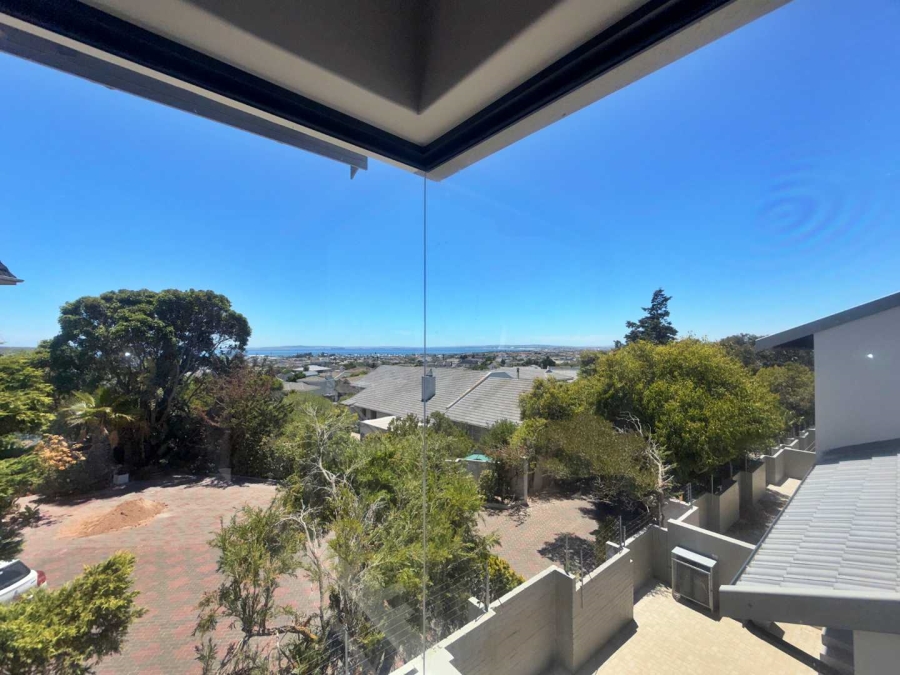 3 Bedroom Property for Sale in Country Club Western Cape